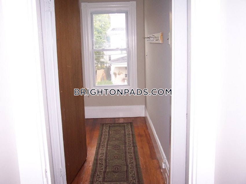 BOSTON - BRIGHTON - OAK SQUARE - 3 Beds, 1 Bath - Image 44