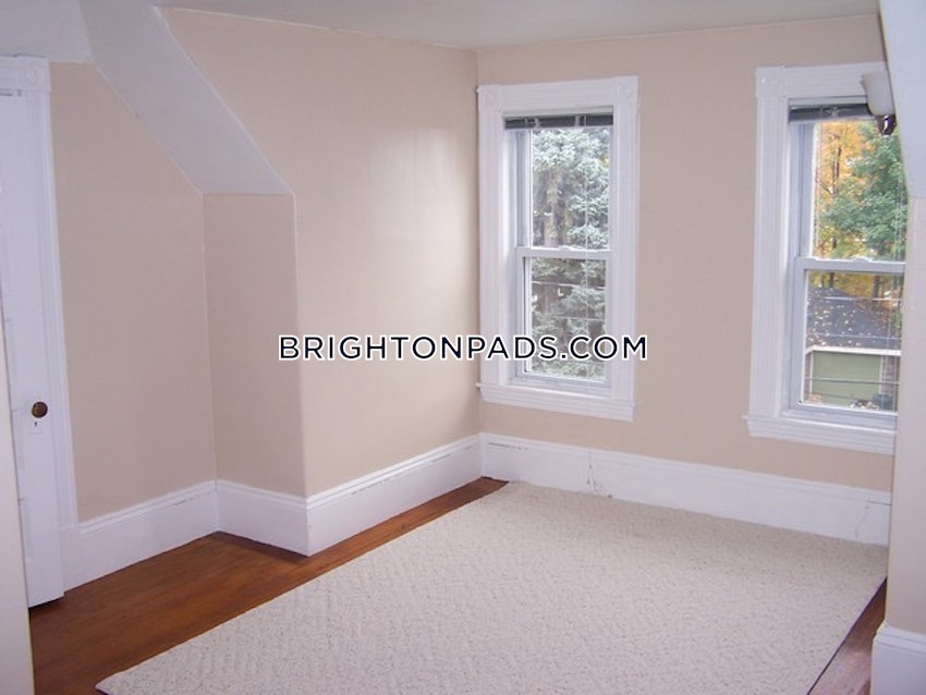 BOSTON - BRIGHTON - OAK SQUARE - 3 Beds, 1 Bath - Image 45