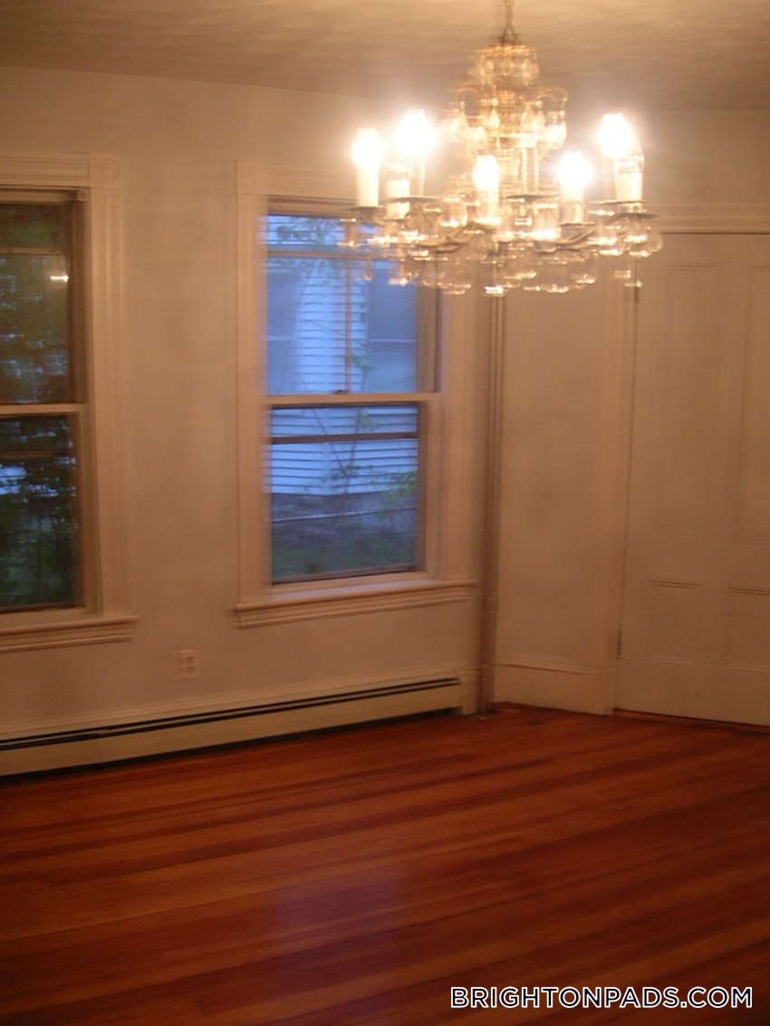 BOSTON - BRIGHTON - OAK SQUARE - 2 Beds, 1 Bath - Image 4