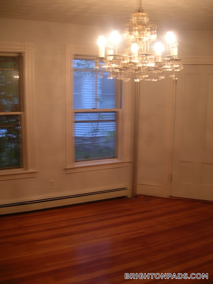 BOSTON - BRIGHTON - OAK SQUARE - 2 Beds, 1 Bath - Image 4