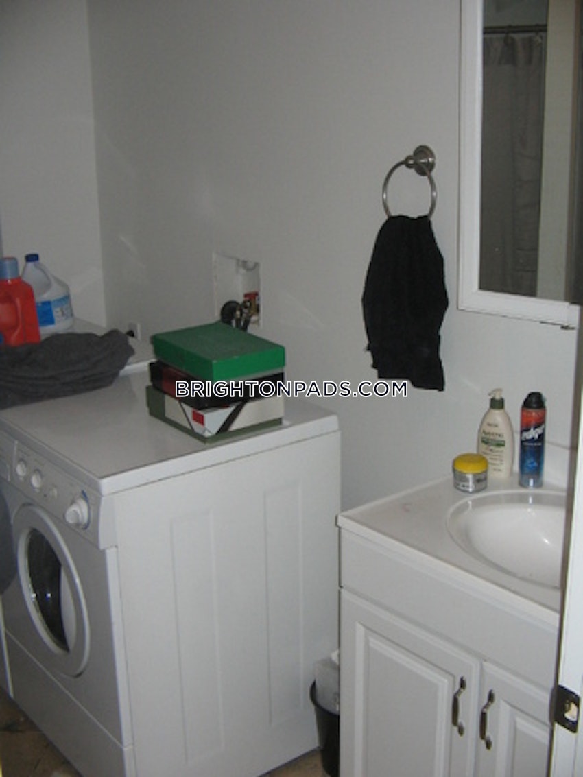 BOSTON - BRIGHTON - OAK SQUARE - 4 Beds, 2 Baths - Image 17