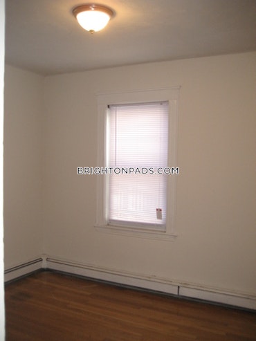 Boston - 4 Beds, 2 Baths