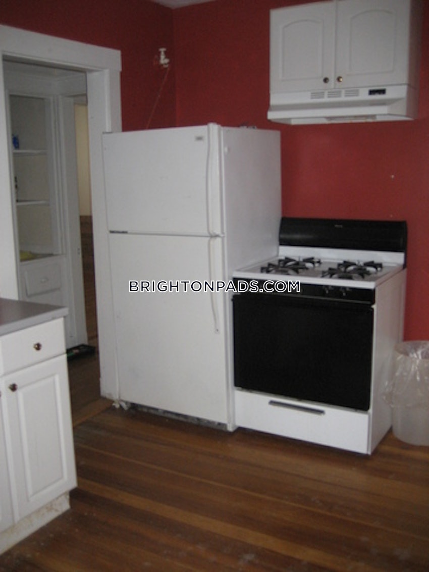 BOSTON - BRIGHTON- WASHINGTON ST./ ALLSTON ST. - 4 Beds, 2 Baths - Image 4