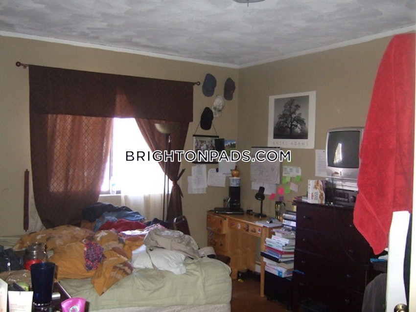 BOSTON - BRIGHTON- WASHINGTON ST./ ALLSTON ST. - 5 Beds, 2 Baths - Image 1