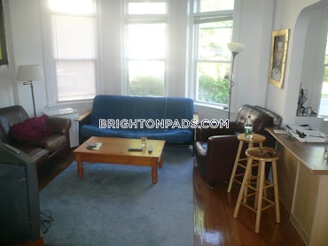 Boston - 5 Beds, 2 Baths