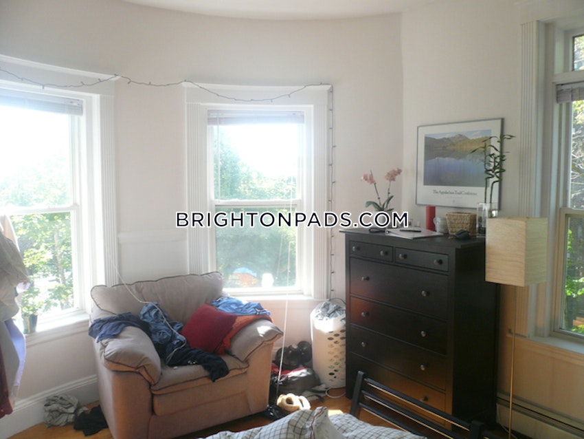 BOSTON - BRIGHTON- WASHINGTON ST./ ALLSTON ST. - 5 Beds, 2 Baths - Image 3