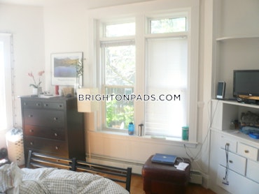 Boston - 5 Beds, 2 Baths