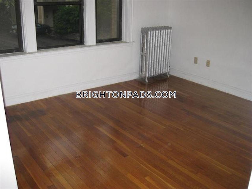 BOSTON - BRIGHTON - CLEVELAND CIRCLE - 4 Beds, 2 Baths - Image 1