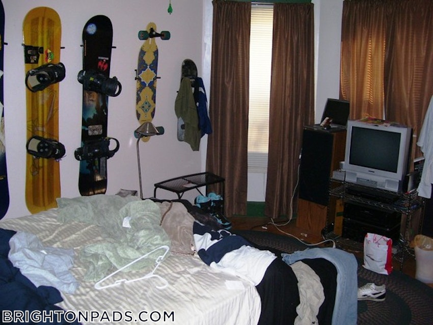 BOSTON - BRIGHTON- WASHINGTON ST./ ALLSTON ST. - 4 Beds, 2 Baths - Image 3