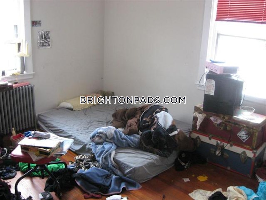 BOSTON - BRIGHTON- WASHINGTON ST./ ALLSTON ST. - 3 Beds, 1 Bath - Image 3