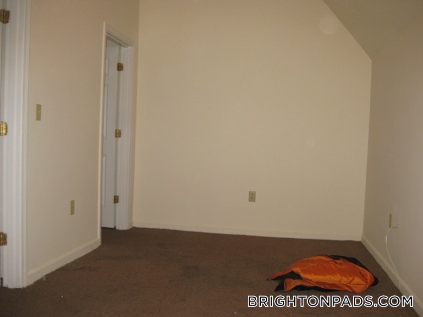 BOSTON - BRIGHTON- WASHINGTON ST./ ALLSTON ST. - 2 Beds, 1 Bath - Image 3