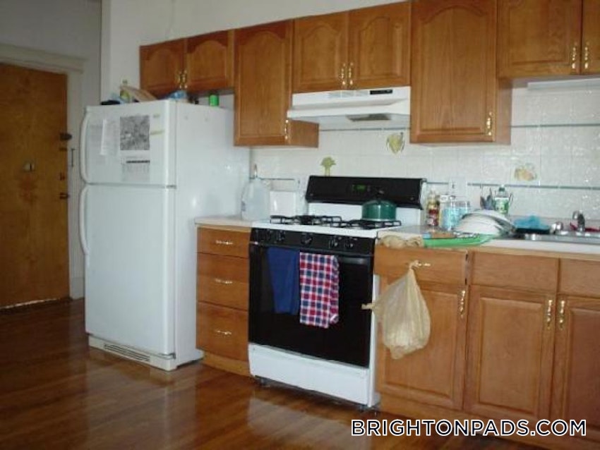 BOSTON - BRIGHTON- WASHINGTON ST./ ALLSTON ST. - 4 Beds, 1 Bath - Image 1