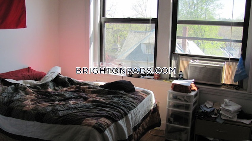 BOSTON - BRIGHTON- WASHINGTON ST./ ALLSTON ST. - 4 Beds, 2 Baths - Image 5