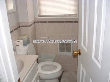 Boston - 4 Beds, 2 Baths