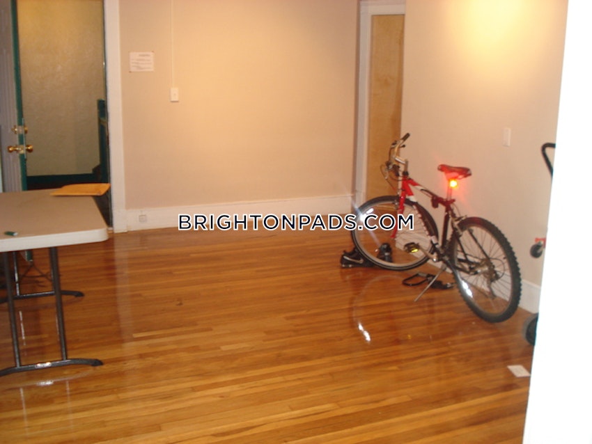 BOSTON - BRIGHTON- WASHINGTON ST./ ALLSTON ST. - 4 Beds, 1 Bath - Image 6