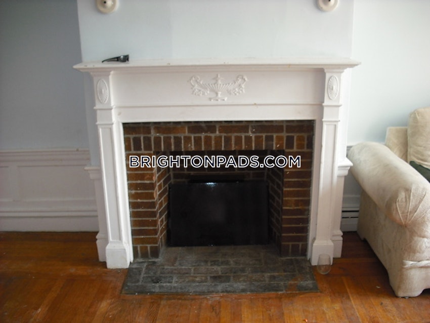 BOSTON - BRIGHTON- WASHINGTON ST./ ALLSTON ST. - 4 Beds, 1.5 Baths - Image 1