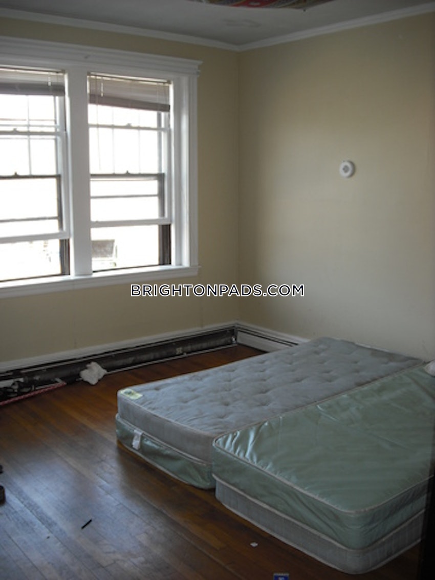 BOSTON - BRIGHTON- WASHINGTON ST./ ALLSTON ST. - 4 Beds, 1.5 Baths - Image 11