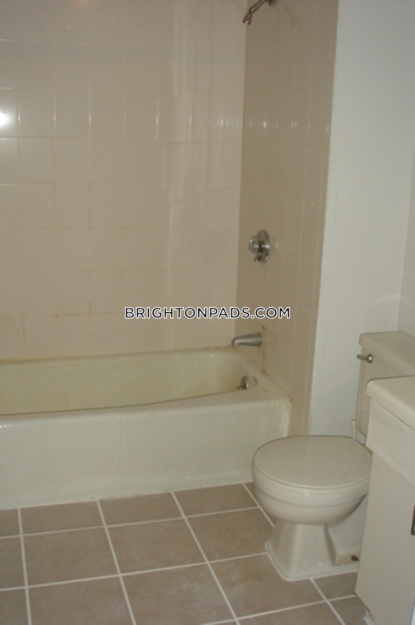 BOSTON - BRIGHTON - OAK SQUARE - 1 Bed, 1 Bath - Image 14