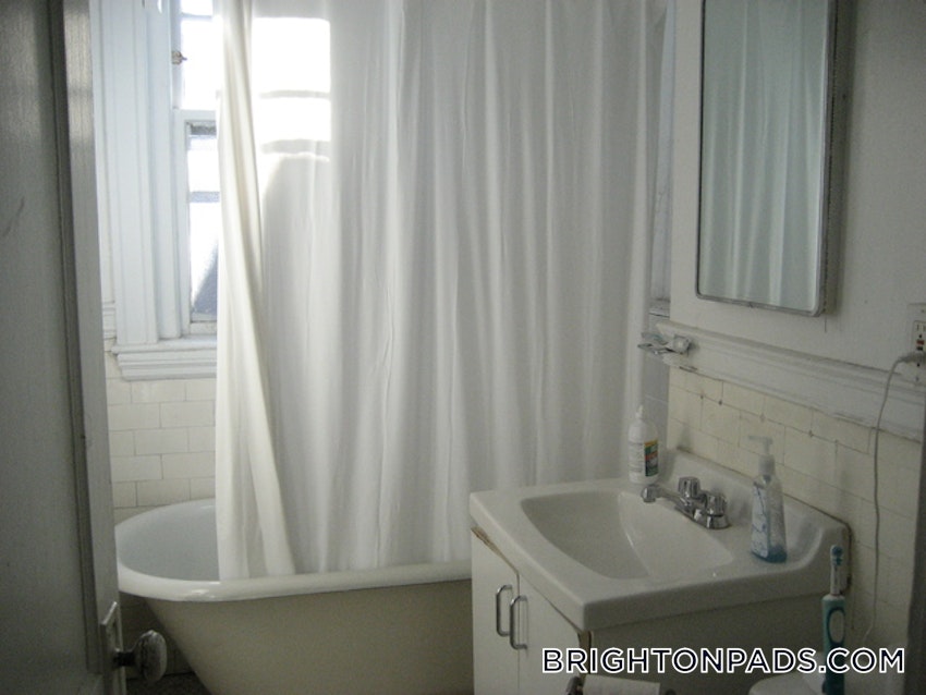 BOSTON - BRIGHTON- WASHINGTON ST./ ALLSTON ST. - Studio , 1 Bath - Image 2