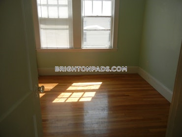 Boston - 4 Beds, 2 Baths