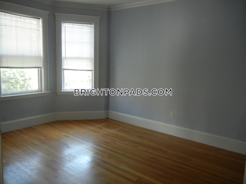 BOSTON - BRIGHTON- WASHINGTON ST./ ALLSTON ST. - 4 Beds, 2 Baths - Image 6