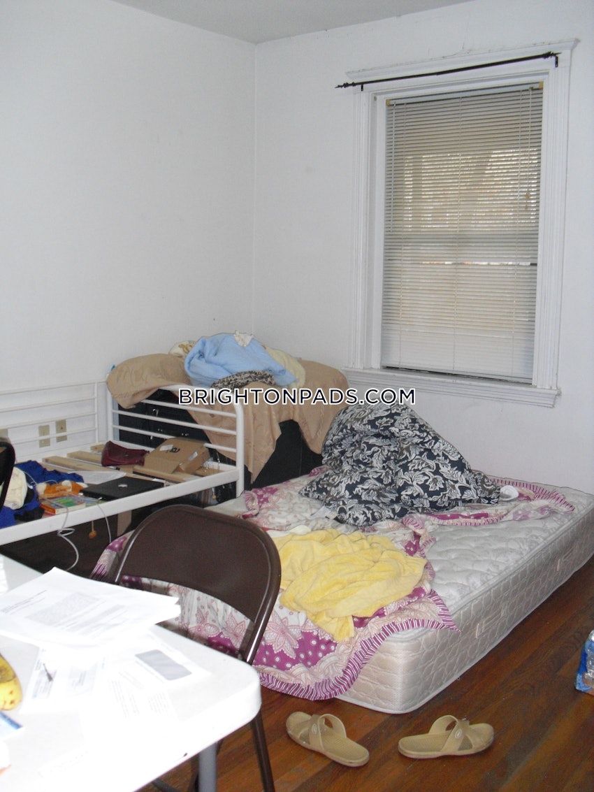 BOSTON - BRIGHTON- WASHINGTON ST./ ALLSTON ST. - 4 Beds, 2 Baths - Image 3