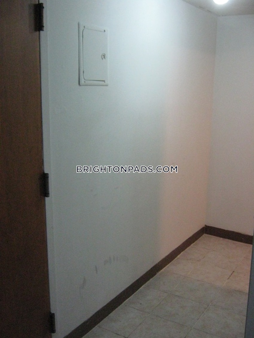 BOSTON - BRIGHTON - OAK SQUARE - 1 Bed, 1 Bath - Image 42