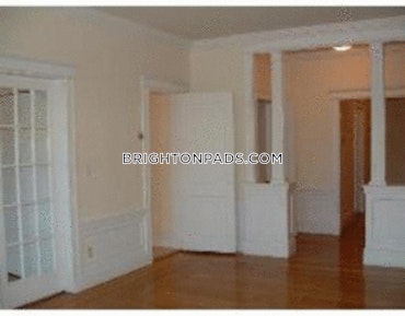 Boston - 4 Beds, 2 Baths