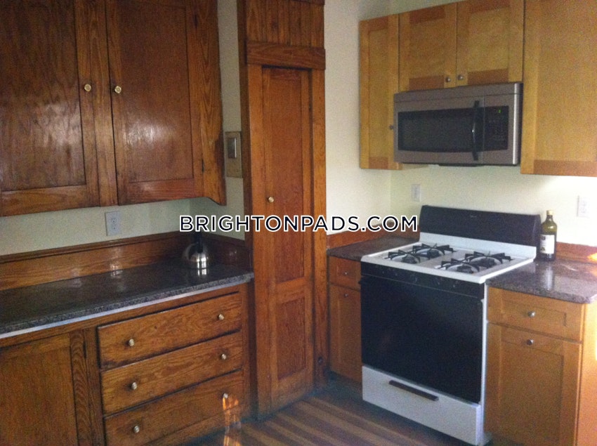 BOSTON - BRIGHTON- WASHINGTON ST./ ALLSTON ST. - 3 Beds, 1 Bath - Image 5