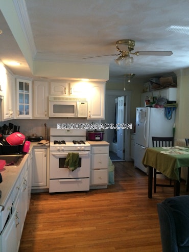 Boston - 4 Beds, 2 Baths