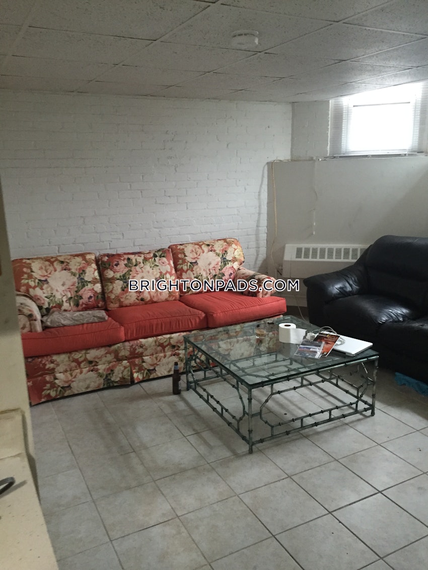 BOSTON - BRIGHTON - OAK SQUARE - 1 Bed, 1 Bath - Image 6