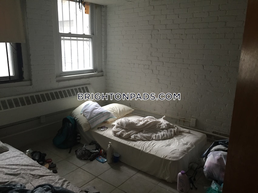 BOSTON - BRIGHTON - OAK SQUARE - 1 Bed, 1 Bath - Image 3