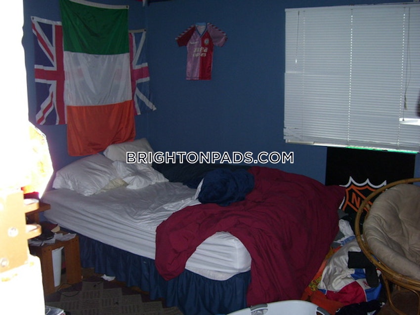 BOSTON - BRIGHTON- WASHINGTON ST./ ALLSTON ST. - 5 Beds, 2 Baths - Image 7