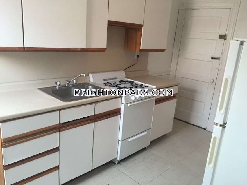 BOSTON - BRIGHTON- WASHINGTON ST./ ALLSTON ST. - 3 Beds, 1 Bath - Image 1