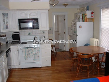 Boston - 4 Beds, 2 Baths