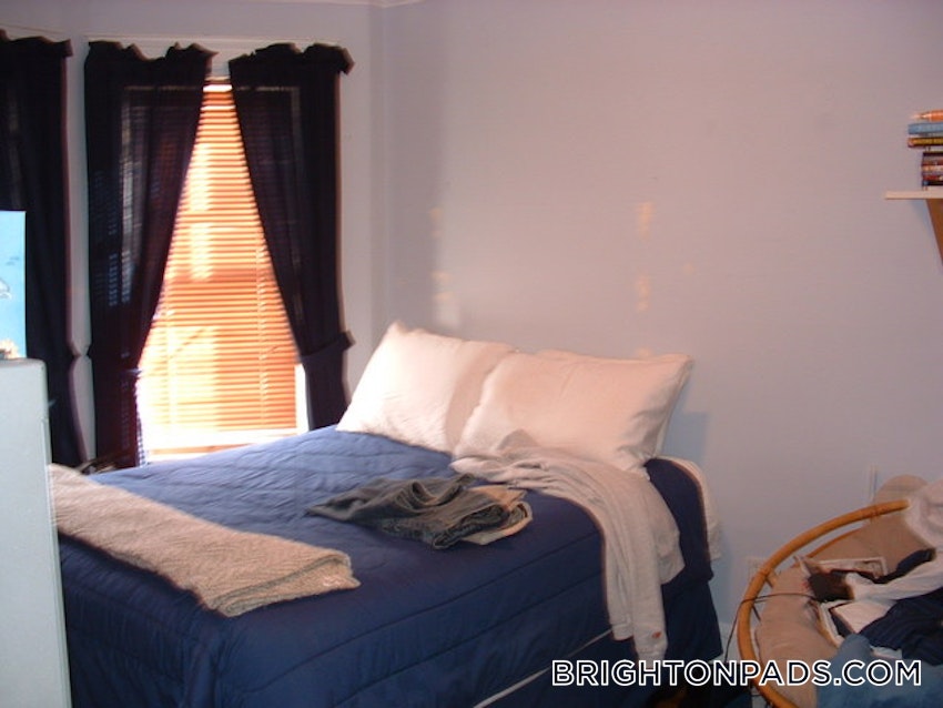 BOSTON - BRIGHTON- WASHINGTON ST./ ALLSTON ST. - 4 Beds, 2 Baths - Image 4