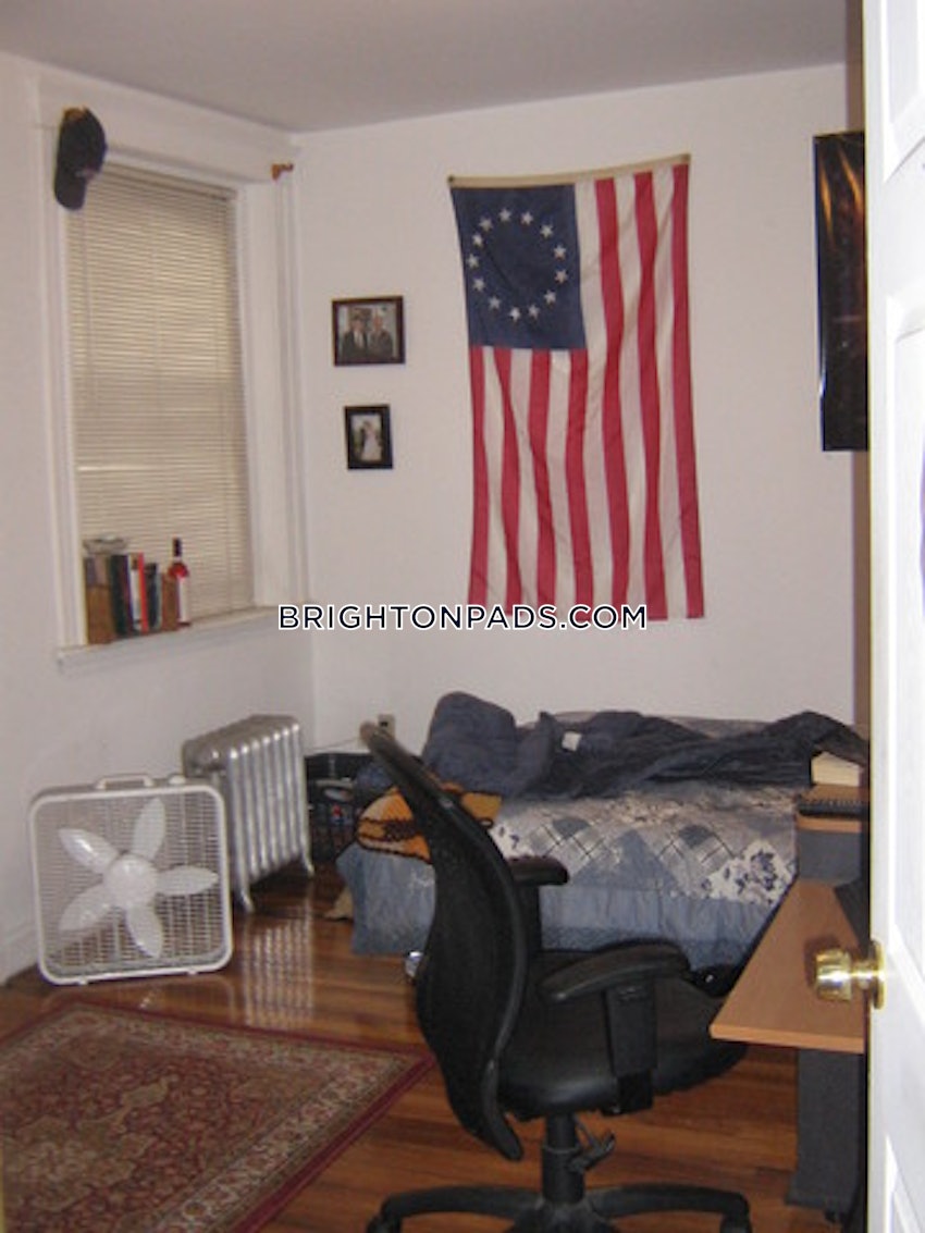 BOSTON - BRIGHTON- WASHINGTON ST./ ALLSTON ST. - 4 Beds, 2 Baths - Image 26