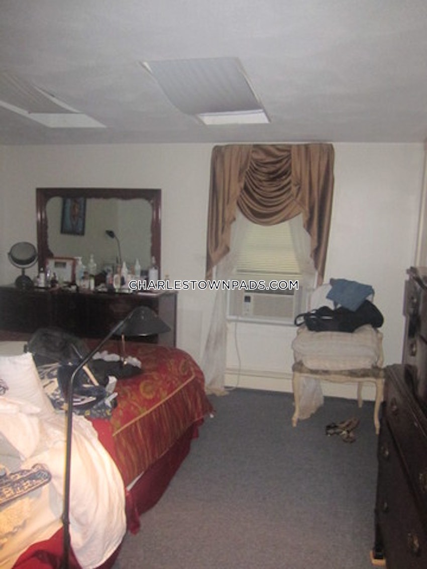 BOSTON - CHARLESTOWN - 3 Beds, 1 Bath - Image 4