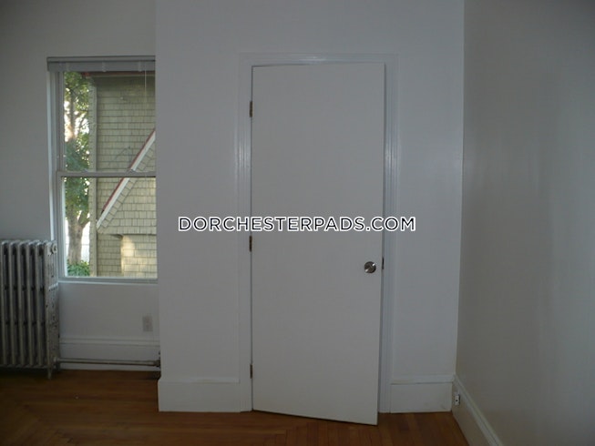 Boston - $3,418+ /mo