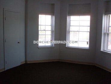 Boston - 4 Beds, 1 Baths