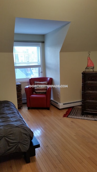 Savin Hill - Dorchester, Boston, MA - 2 Beds, 1 Bath - $2,850 - ID#4890776