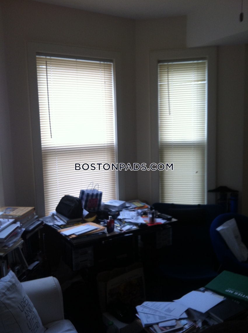 BOSTON - DORCHESTER/SOUTH BOSTON BORDER - 3 Beds, 2 Baths - Image 4