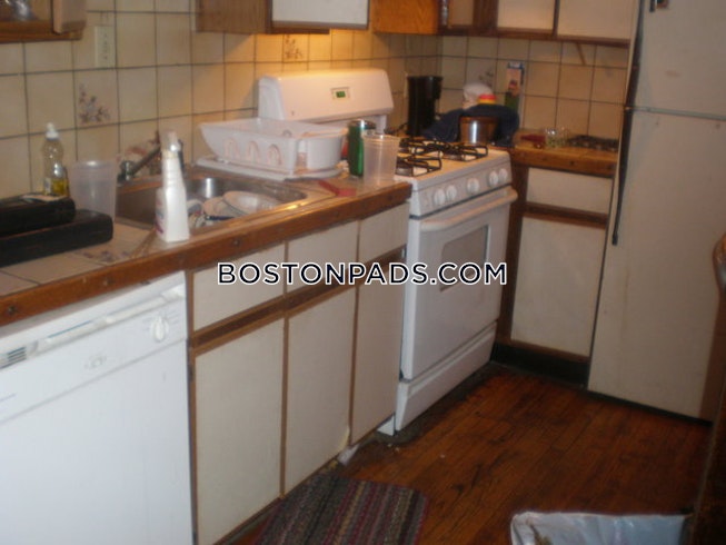 Boston - $3,200+ /mo