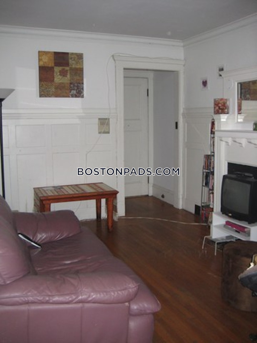 BOSTON - FENWAY/KENMORE - 3 Beds, 1 Bath - Image 3