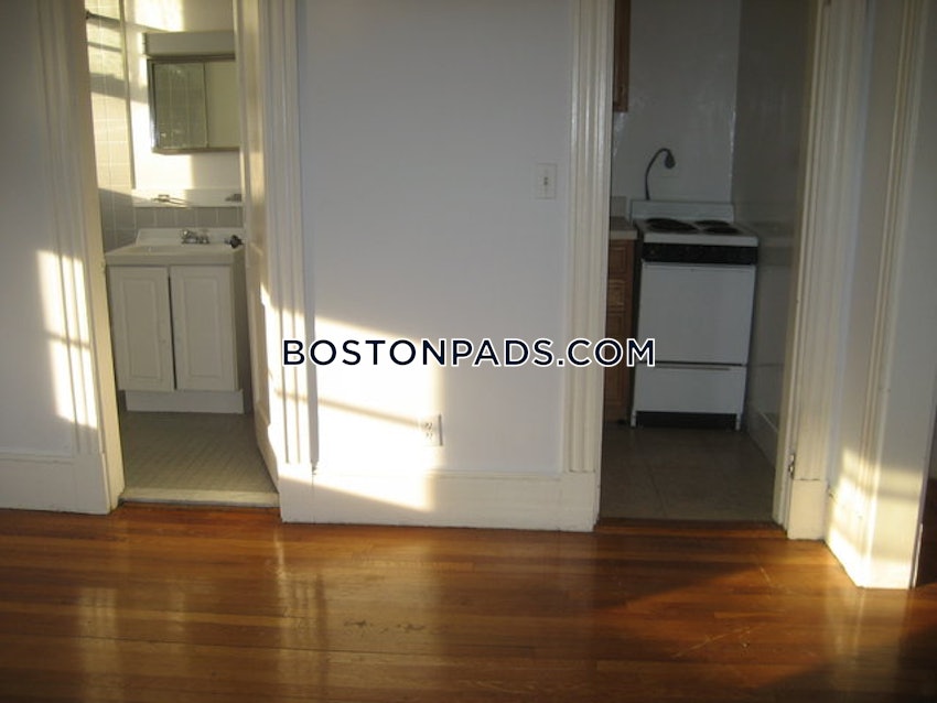 BOSTON - FENWAY/KENMORE - 1 Bed, 1 Bath - Image 2