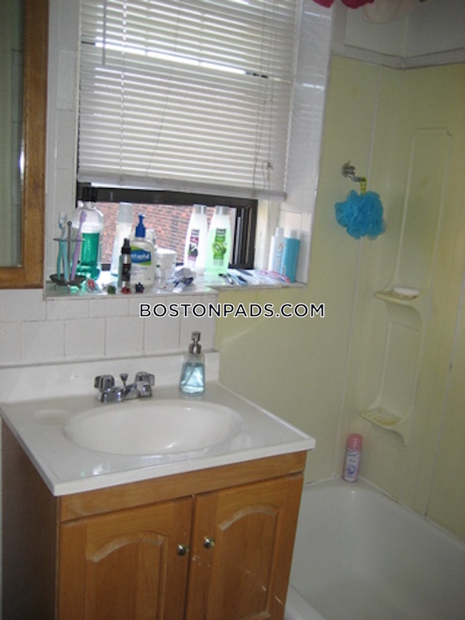 Boston - $3,700+ /mo