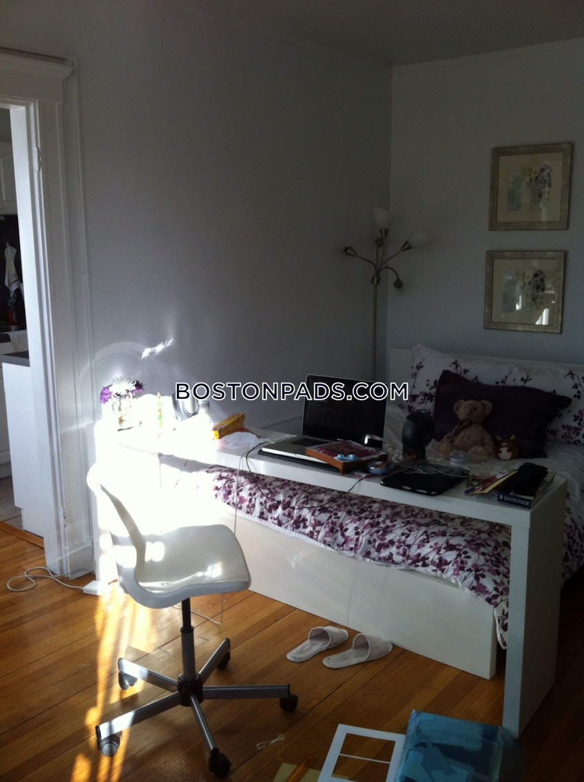 Boston - $2,400+ /month