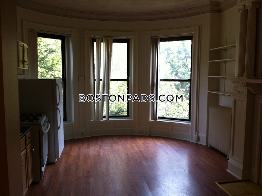 BOSTON - FENWAY/KENMORE - 1 Bed, 1 Bath - Image 4