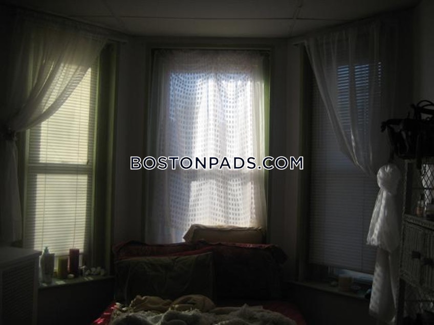 Boston - $4,150+ /month