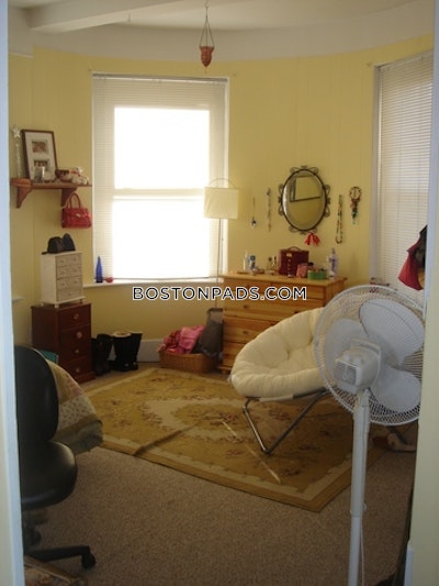 Fenway/kenmore 2 Beds 1 Bath Boston - $4,000 50% Fee